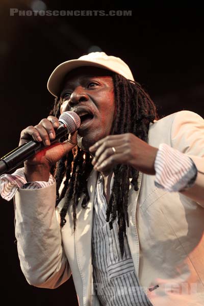 ALPHA BLONDY - 2011-05-10 - PARIS - Place de la Bastille - 